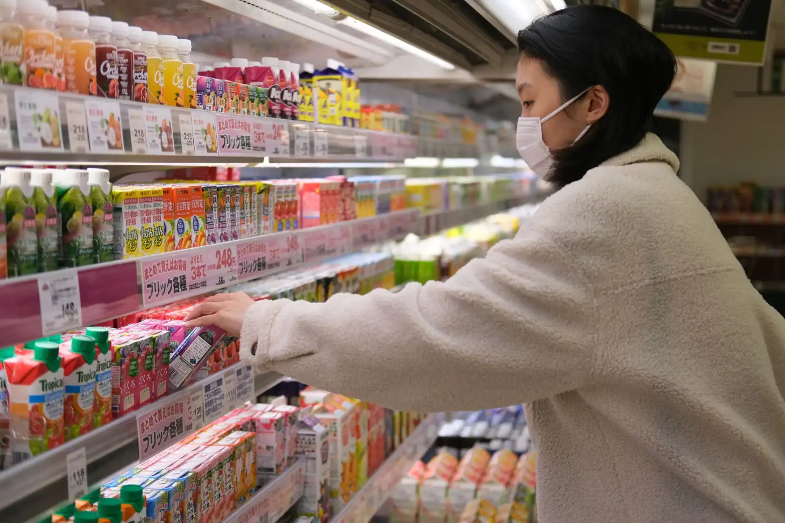 全降解塑料袋与普通塑料袋性能对比及环保优势分析