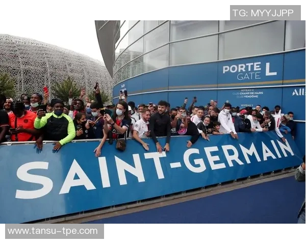 巴萨宣布签下巴黎铁塔!涉及多笔交易,引援或成复兴关键 巴萨宣布签下巴黎铁塔!涉及多笔交易,引援或成复兴关键