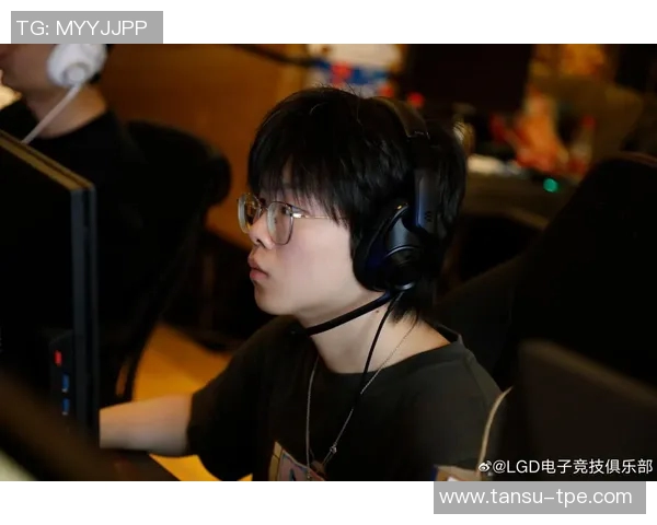 DOTA2邀请赛中LGD战队展现卓越实力荣获MVP称号的精彩历程