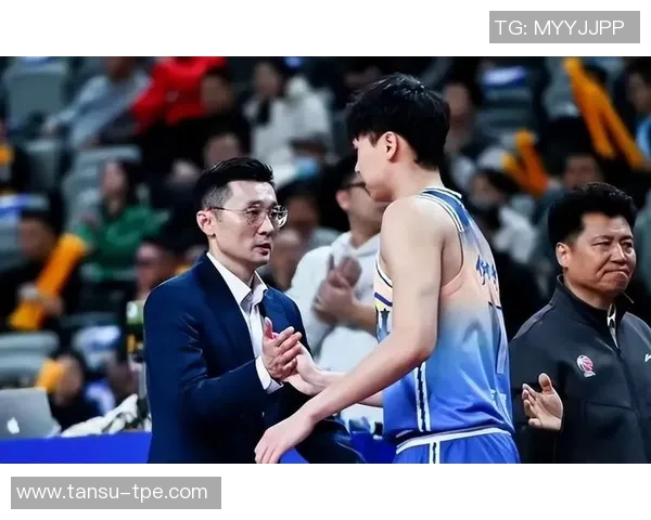 齐麟干拔展现绝佳技术CBA赛场上的闪耀瞬间与精彩回顾